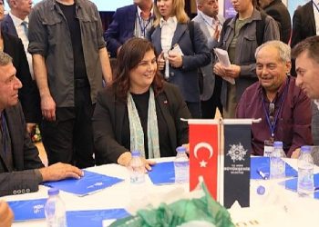 Lider Çerçioğlu Aydınlı muhtarlarla bir ortaya geldi