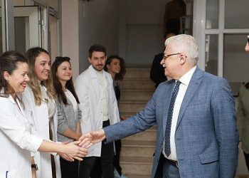 Lider Deveciler öğretmenleri ziyaret etti