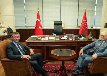 Lider Deveciler ve CHP genel lideri Özgür Özel genel merkezde buluştu