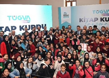 Lider Dündar, TÜGVA’nın etkinliğinde öğrencilerle buluştu