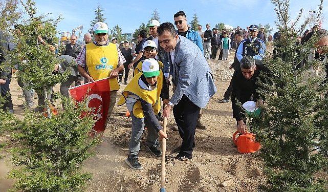 Lider Kalaycı ” geleceğe nefes cumhuriyete nefes” fidan dikme programına katıldı