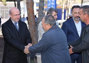 Lider Pekyatırmacı anadolu teknik sanayi camii’nde vatandaşlarla buluştu