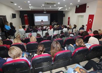 Lider Sandal, “Şiddetin karşısında bayanlarımızın yanındayız”