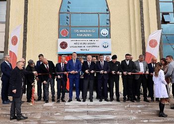 Lider Savran, ağız ve diş sıhhati uygulama ve araştırma merkezi açılışına katıldı