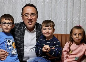 Lider Savran, halkımızın dayanağı bize güç veriyor