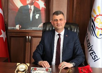 Lider Sezer ” öğretmenler günü kutlu olsun”