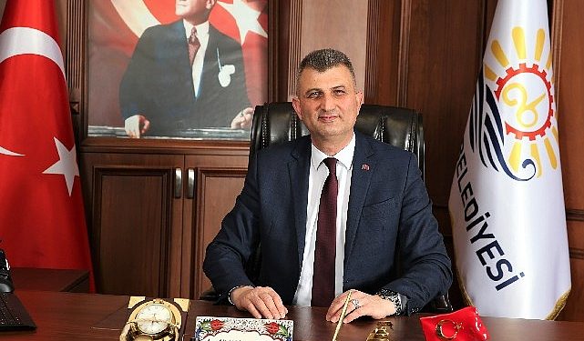 Lider Sezer ” öğretmenler günü kutlu olsun”