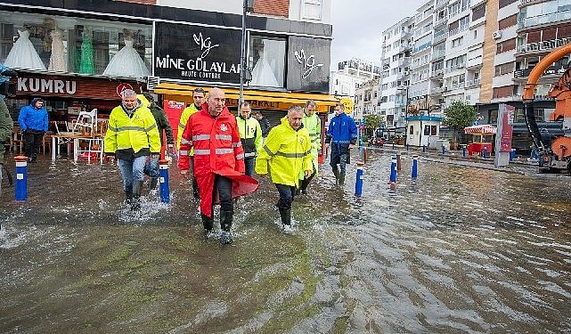 Lider Soyer, deniz kabarmasının tsunami tesiri yarattığı Kordon’da