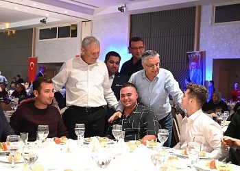 Lider Topaloğlu, belediye çalışanı ile yemekte buluştu