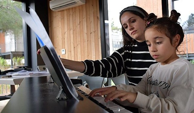 Lüleburgaz Belediyesi Konservatuvarı’nda eğitimler sürüyor 