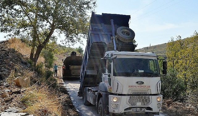 Manavgat Güzelyalı ve Değirmenli  küme yolunda asfalt çalışması