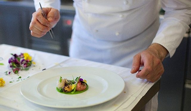 Mastercard Türkiye, MICHELIN Guide partnerliğine İstanbul’dan sonra İzmir ve Bodrum’la devam ediyor
