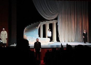 Ne hayatta ne tiyatroda istediği yeri bulamamış bir bayanın öyküsü “Ben Medea Değilim”