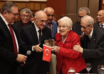 Nilüfer’de Okuma Kültürüne verilen katkı ödüllendirildi