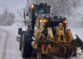 Osmangazi’de karlı yollara anında müdahale