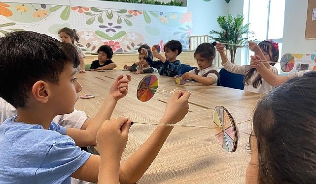Oyuncak Kütüphanesi’nde Eğitim ve Oyun Bir Ortada