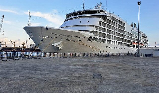 QTerminals Antalya Limanı, Seven Seas Navigator ve Le Jaques Cartier lüks yolcu gemilerini ağırladı