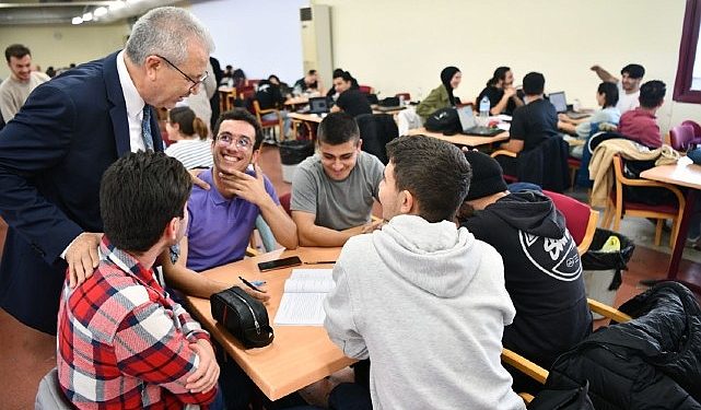 Rektör Prof. Dr. Budak’tan imtihanlara hazırlanan öğrencilere sürpriz ziyaret