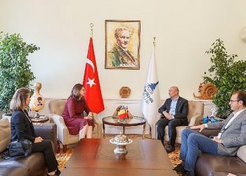 Romanya Başkonsolosu Stefan’dan Soyer’e veda ziyareti