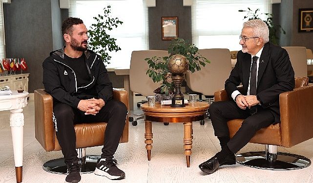 Şampiyonluk sevinçlerini Lider Erdem’le paylaştılar