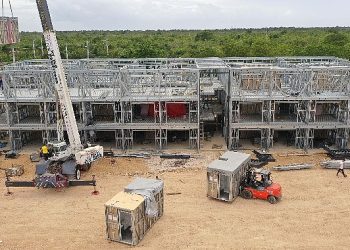 Sarsıntıya karşı inançlı yerler için çelik yapılar koşul