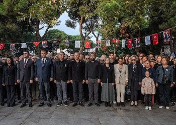 Seferihisar Atasını andı