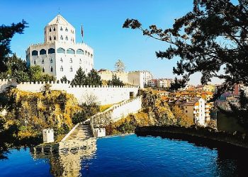 Soğuk havayı karpostallık manzaralar ısıtıyor