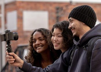 Sony ZV-E10 ile Çarpıcı Kıssalar Yaratın!