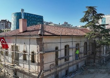 Tarihi hemşirelik binası onarımı devam ediyor