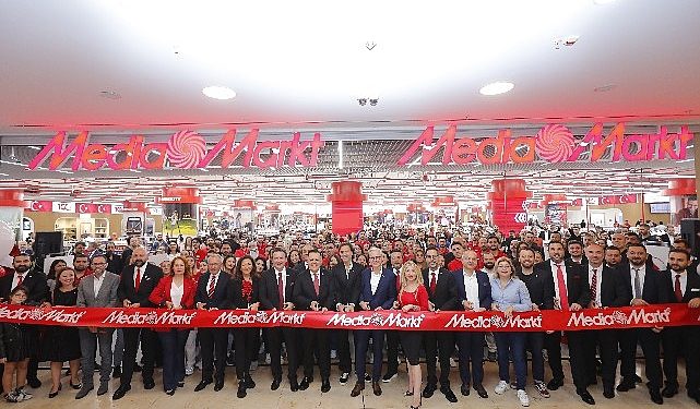 Türkiye’nin birinci Tech Arena konsept mağazası Marmara Park AVM’de açıldı