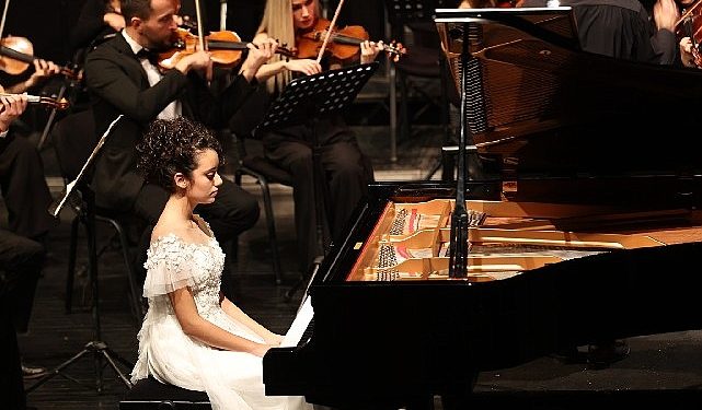 “Yüzyılın izinde genç yetenekler” konseri mest etti