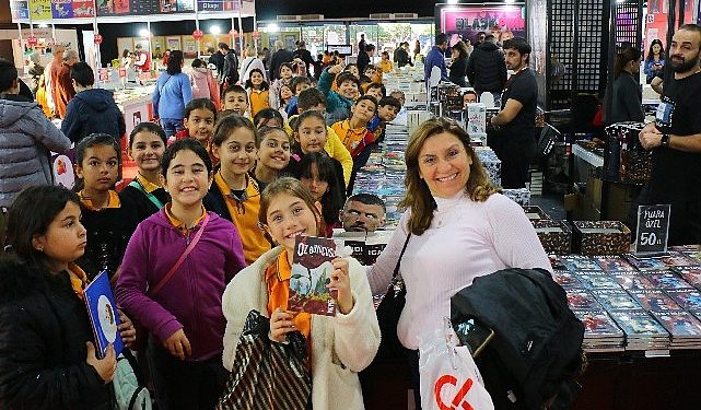 13. Antalya Kitap Fuarı’na Vali Şahin’den ziyaret 