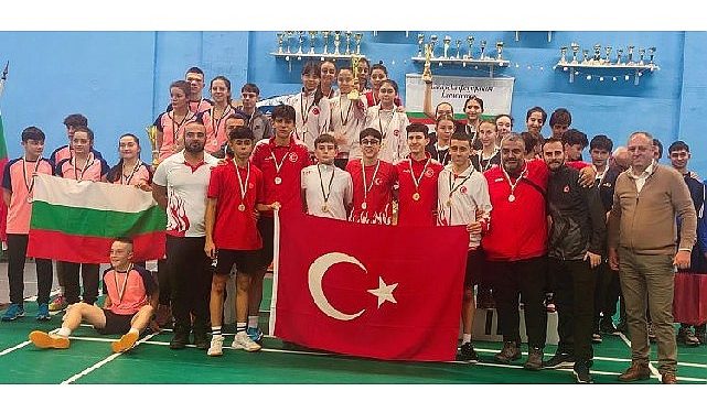 15 yaş altı badminton millilerimiz balkan şampiyonu oldu