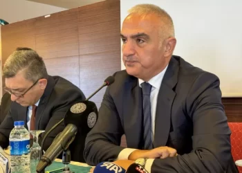 Bakan Ersoy: Türkiye turizmi bu yılı rekorlarla kapatacak