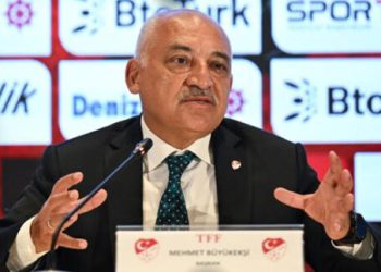 TFF Başkanı Büyükekşi açıkladı: Tüm liglerdeki maçlar süresiz olarak ertelendi