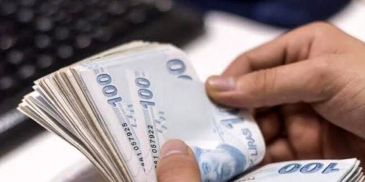 Ünlü ekonomist olası asgari ücreti açıkladı