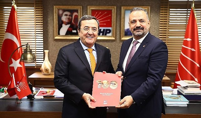 Abdül Batur İzmir Büyükşehir Belediye Başkanlığı İçin Aday Adaylığını Açıkladı