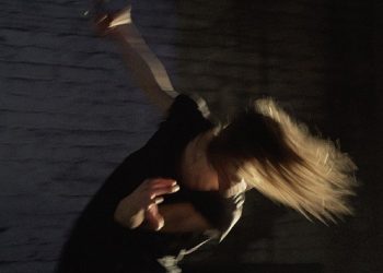 Akbank sanat’ta simyasal bir seyahat, disiplinler ortası canlı bir performans “dreamer”