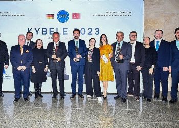 Alman-Türk Dostluk Federasyonu’ndan Lider Soyer’e “Kültür Ödülü”