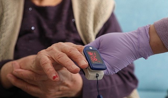 Antalya Büyükşehir, 6 bin hastaya konutta sıhhat hizmeti verdi