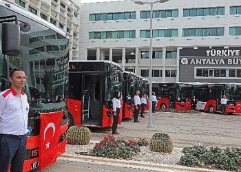 Antalya Büyükşehir toplu taşıma filosuna 20 yeni otobüs kattı 