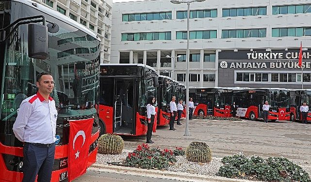 Antalya Büyükşehir toplu taşıma filosuna 20 yeni otobüs kattı