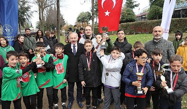 Atatürk Kır Koşusu’nda mükafatlar Lider Atila Aydıner’den