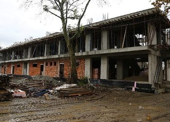 Başiskele Yakup Altun Stadı yenileniyor