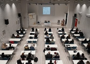 Bayanlar şiddete karşı söyleşide buluştu!