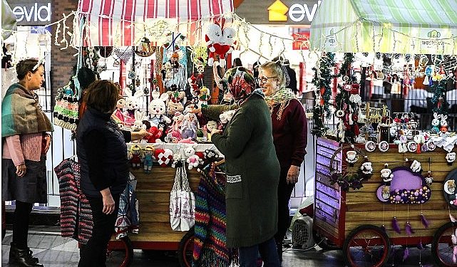 Bayraklılı bayanlardan ‘Yeni yıl kermesi