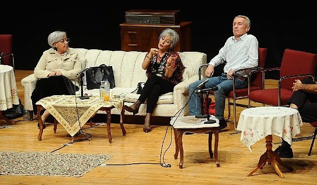 Bilge Çınarlar yeni oyunuyla sahnede