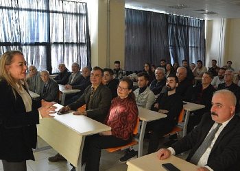 Bitkilerin Profesörü Prof. Dr. Aysun Bay Karabulut, EÜ Bağlantı’ya konuk oldu