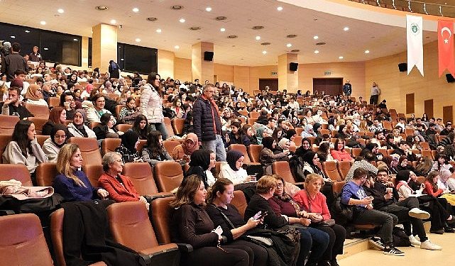 Büyükşehir’den KOÜ’lü gençlere manalı sinema gösterisi