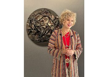 Çağdaş Ebru Sanatkarı ve TOÇEV Kurucusu Ebru Uygun’dan Yeni Standı “Metanoya”ya Renkli Açılış   